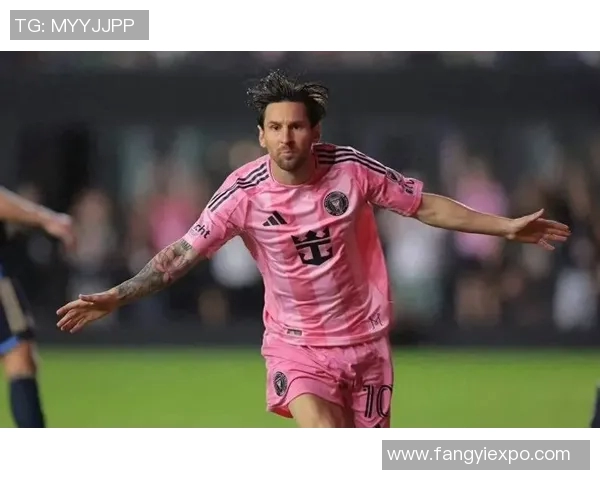 梅西荣获足球明星称号再创辉煌展现无与伦比的球场魅力与技术 梅西荣获足球明星称号再创辉煌展现无与伦比的球场魅力与技术