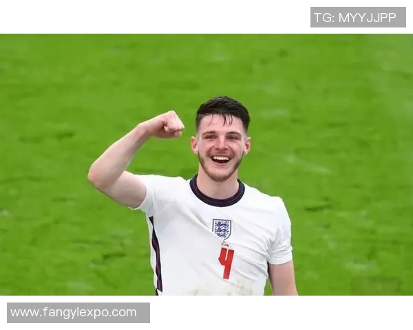 足球明星时尚穿搭精选图集展示各大球星独特风格与魅力 足球明星时尚穿搭精选图集展示各大球星独特风格与魅力