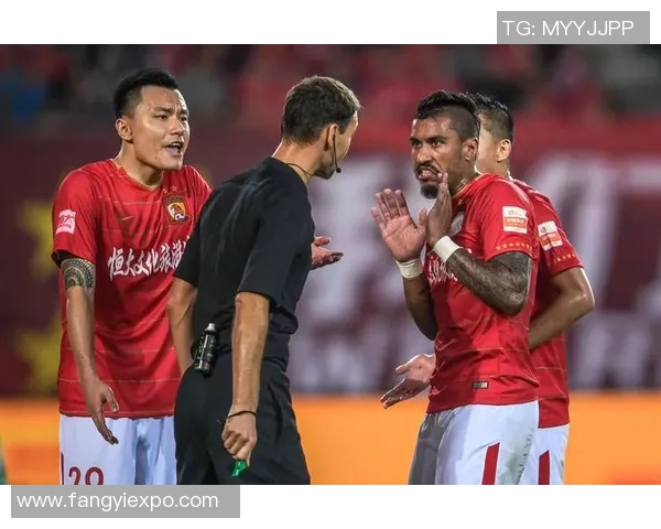 巴西足球明星化身绿巨人展现力量与激情的精彩瞬间