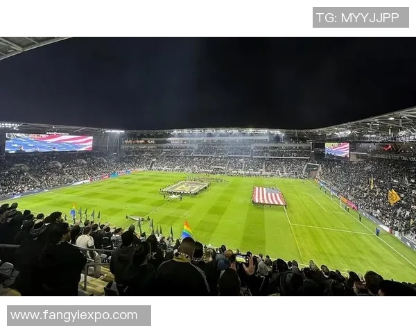 足球明星巨人究竟是谁他在绿茵场上的传奇故事与成就揭秘